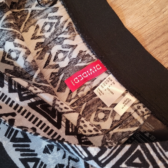 Geometric Print Maxi Skirt - Picture 4 of 4